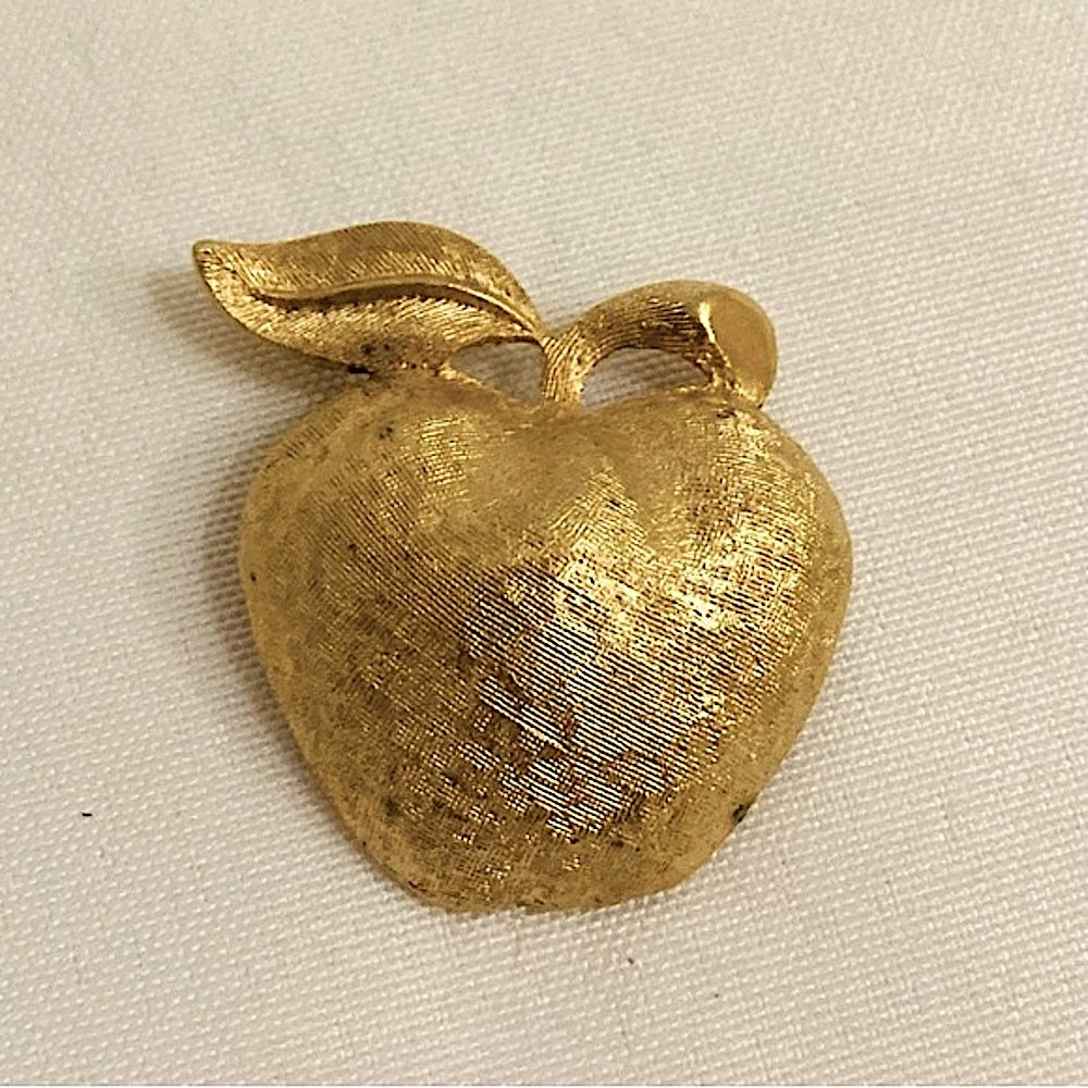 💫 Vintage Gold Apple Brooch Pin